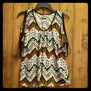 Jonathan Martin Collection top with cut out sleeve